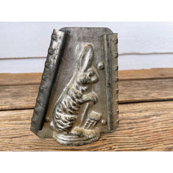 Vintage Eppelsheimer Standing Rabbit with basket Chocolate Candy Mold - Picture 9 of 9